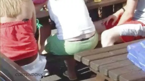 Liniștit rusă iubește câine-stil pe partea de sus a poze cu pizde batrane mesei