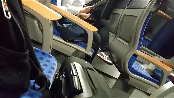 PremiumBukkake-Kattle deal lezbiene batrane inghite 52 mare cum SARCINI în gura ei