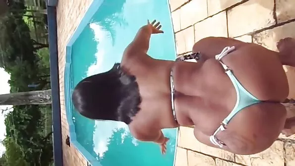 Identitate falsă filme porno cu batranei