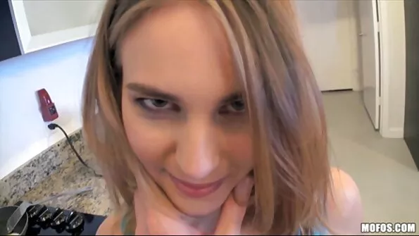 Nicole Ray-teen porno cu negrese batrane devine un masaj amănunțit
