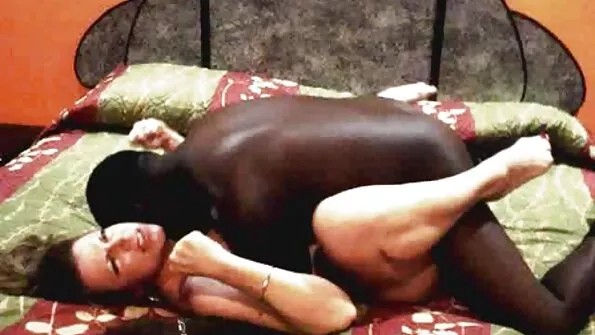 Roșcata este o frumusețe naturală filme porno cu batrane