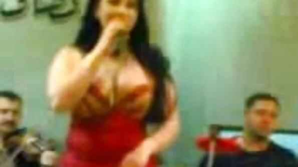 Practica filme porno batrane Hamdori stepis masaje pe șezlonguri
