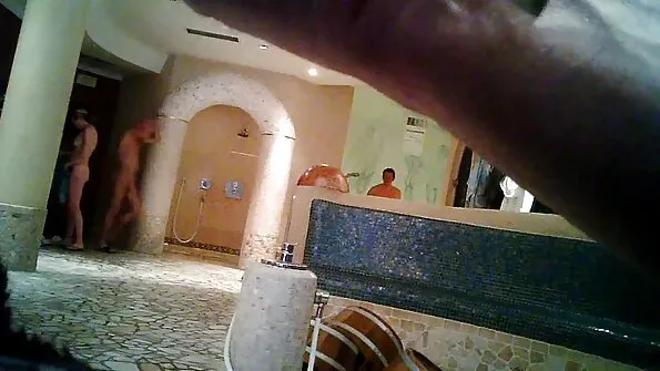 Pasionat fata Amanda Araujo suge pula futai cu babe batrane si pune-l adânc în rect