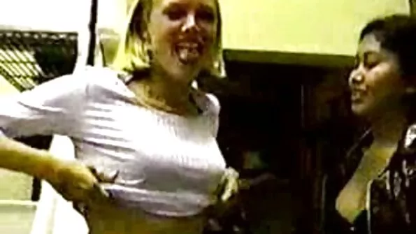 Penny Lee pizdebatrane