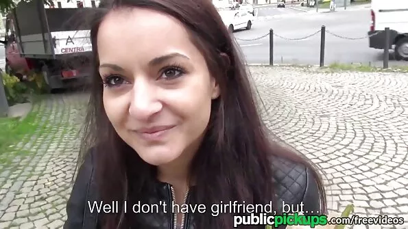 Petite Amator latina bunaciune fututa in ambele gauri de futai cu babe batrane pe camera